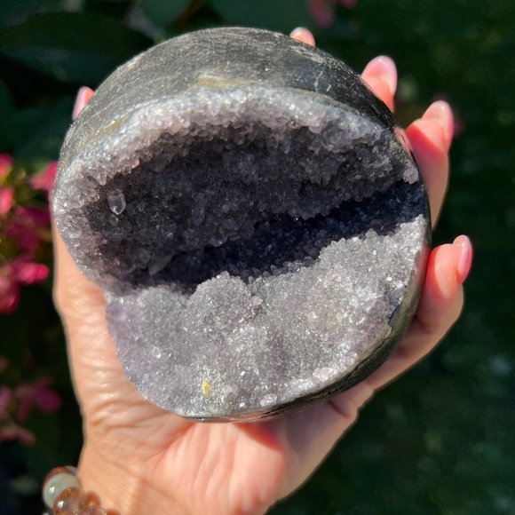 Amethyst (3) Pac-Man sphere | crystal - Picture 4 of 14